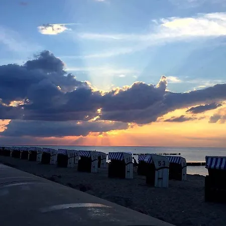 Traumhaftes Ostsee- Unter Reet In *